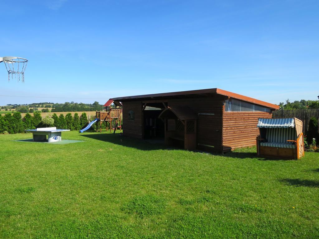 Pension Zum Wiesengrund Frauenhagen Exterior photo
